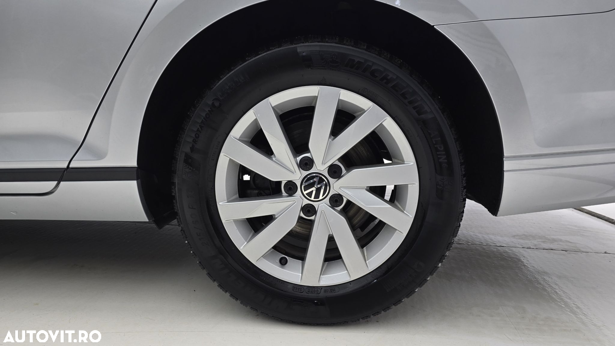 Volkswagen Passat 2.0 TDI DSG Advance - 22