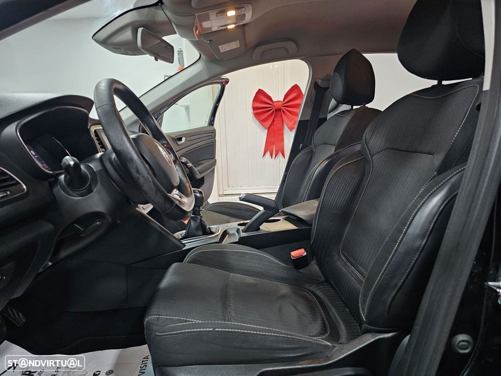 Renault Mégane 1.5 Blue dCi Intens - 10