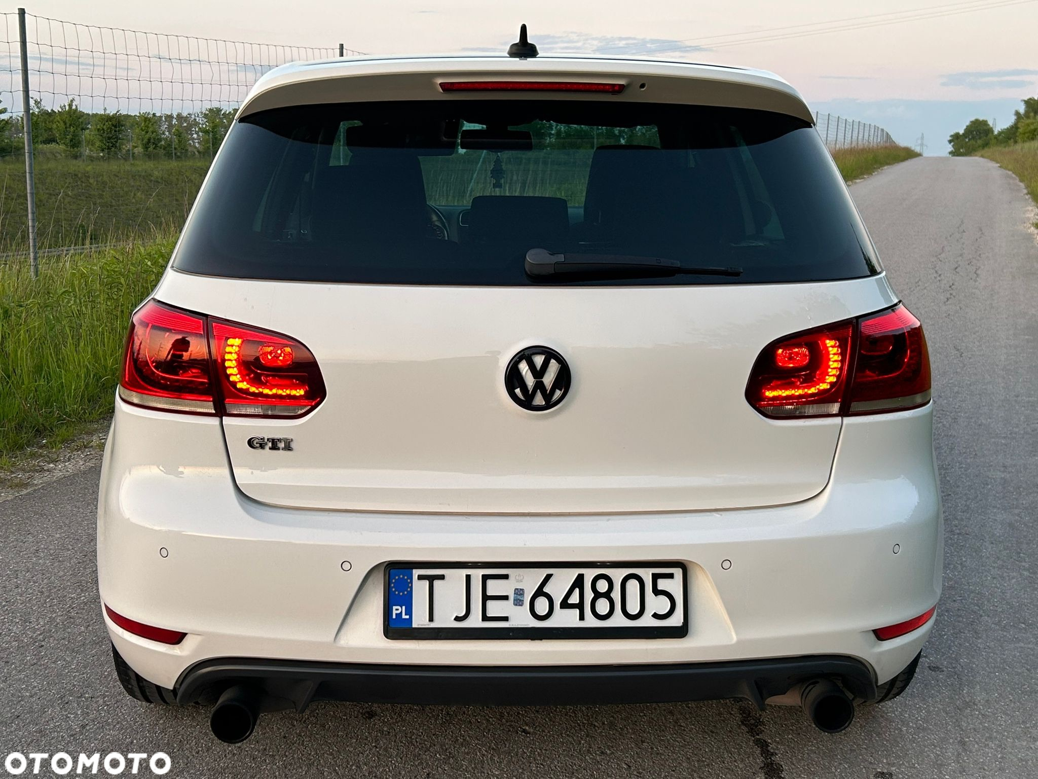 Volkswagen Golf VI 2.0 TSI GTI - 4