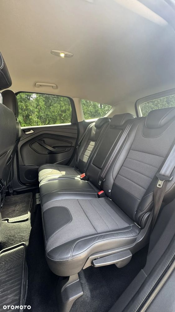 Ford Kuga 1.5 EcoBoost 2x4 Titanium - 8