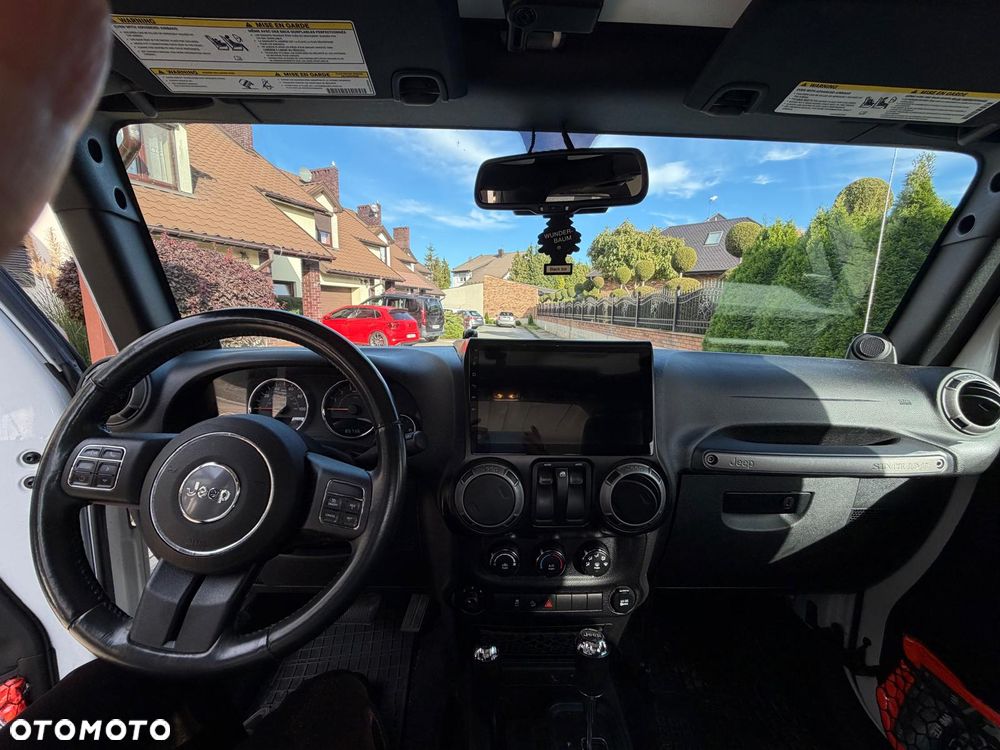 Jeep Wrangler - 11