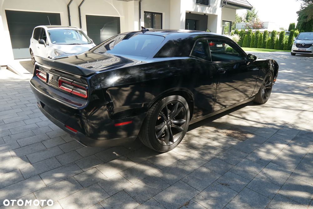 Dodge Challenger - 4