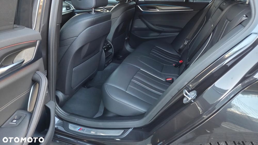 BMW Seria 5 530e xDrive M Sport sport - 35