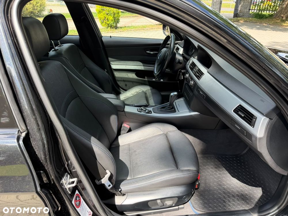 BMW Seria 3 320i - 10
