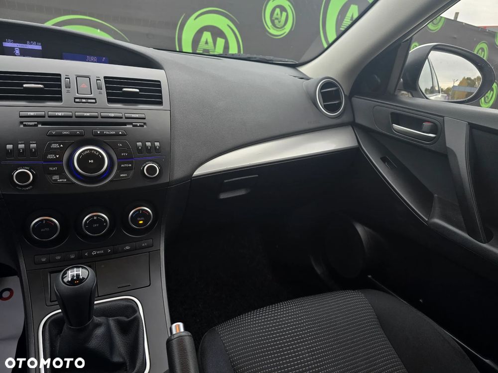 Mazda 3 - 8
