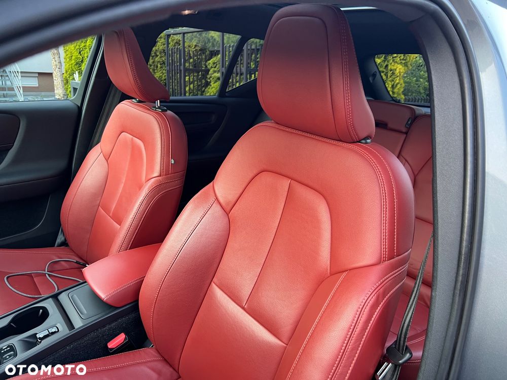 Volvo XC 40 D4 AWD Momentum (Intro Edition) - 14