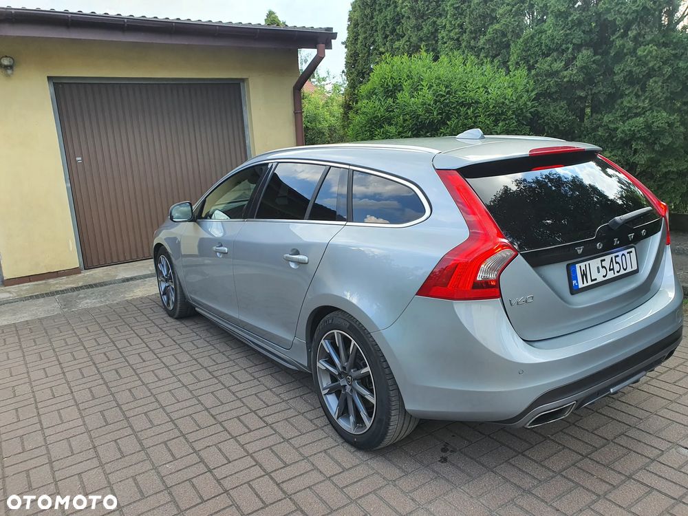 Volvo V60 D4 Drive-E R-Design Summum - 22