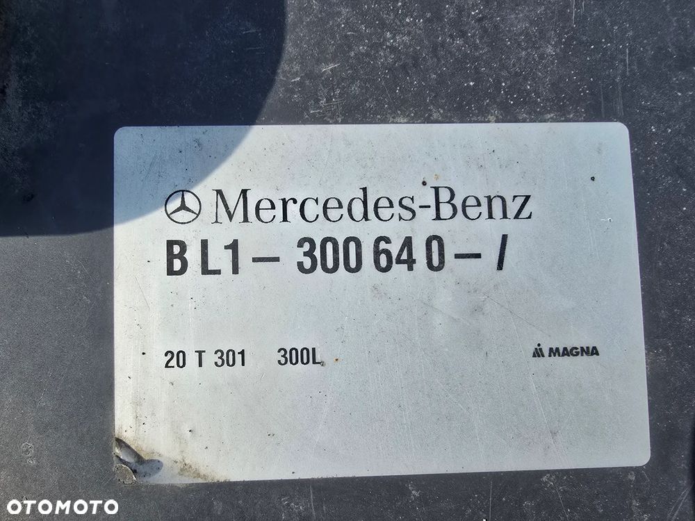 Zbiornik Paliwa Mercedes Axor 300L z łapami - 2