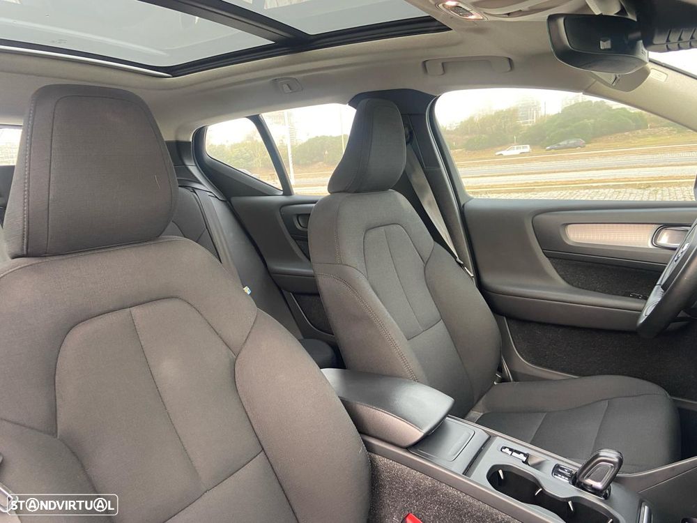 Volvo XC 40 2.0 D3 Momentum Geartronic - 9
