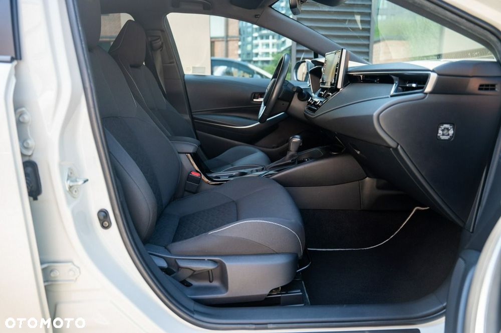 Toyota Corolla 1.8 Hybrid Comfort - 31
