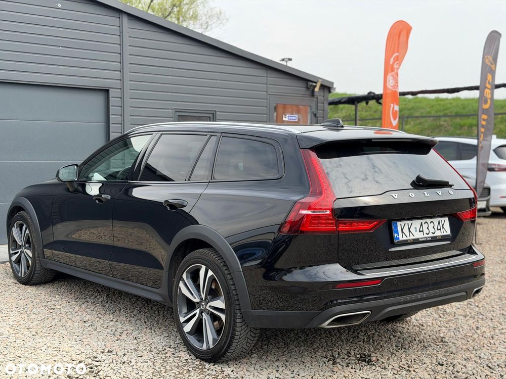 Volvo V60 Cross Country B4 D AWD Geartronic Pro - 18