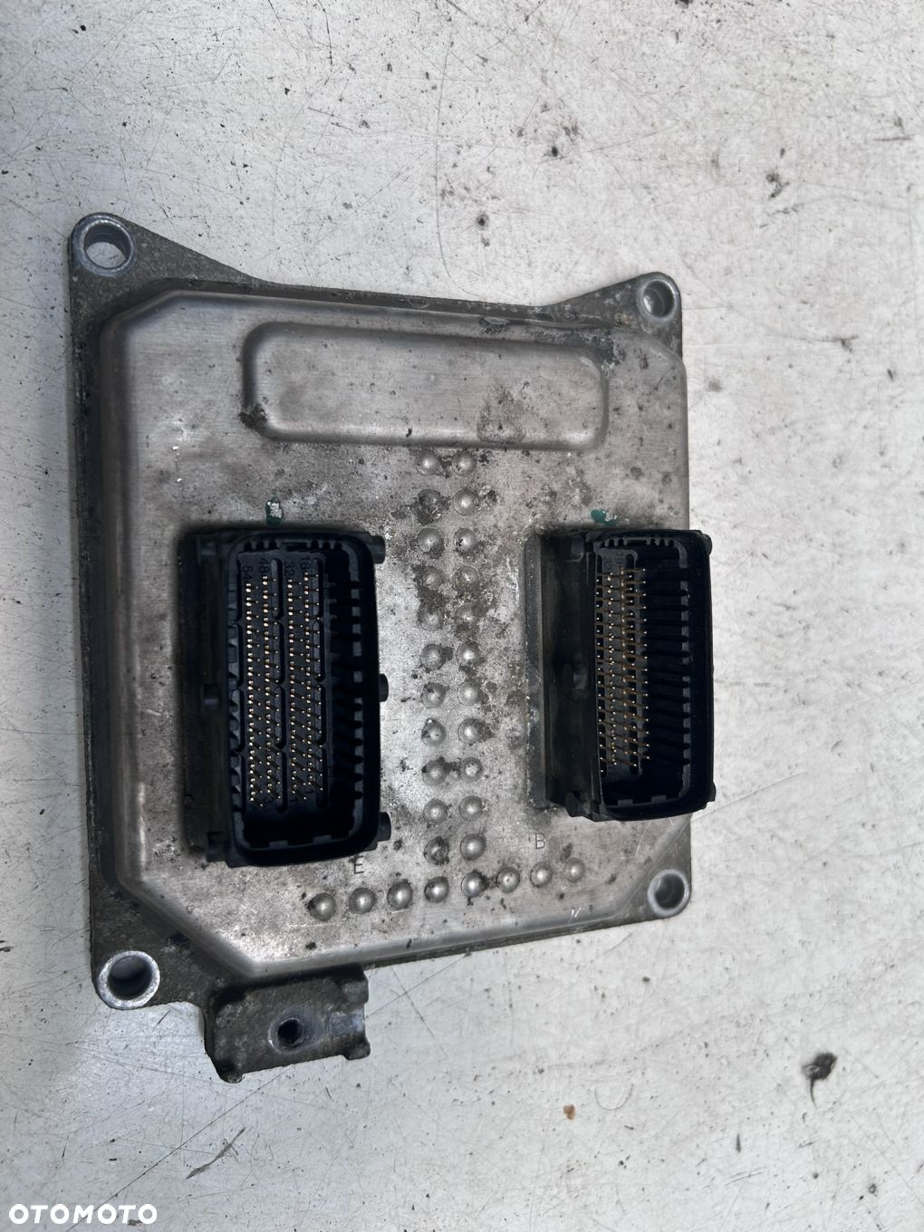 Sterownik silnika Opel Zafira B Z18XER 55564081 - 1