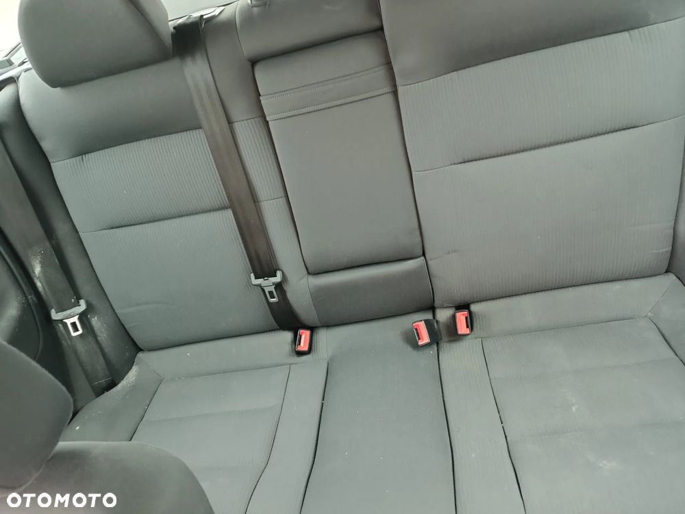 Volkswagen Passat 1.9 TDI Trendline - 9