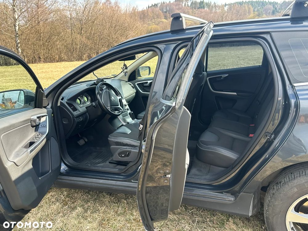 Volvo XC 60 D5 AWD Momentum - 10