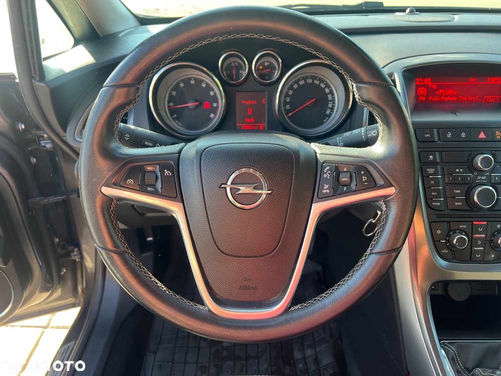 Opel Astra 1.4 T Enjoy S&S - 12
