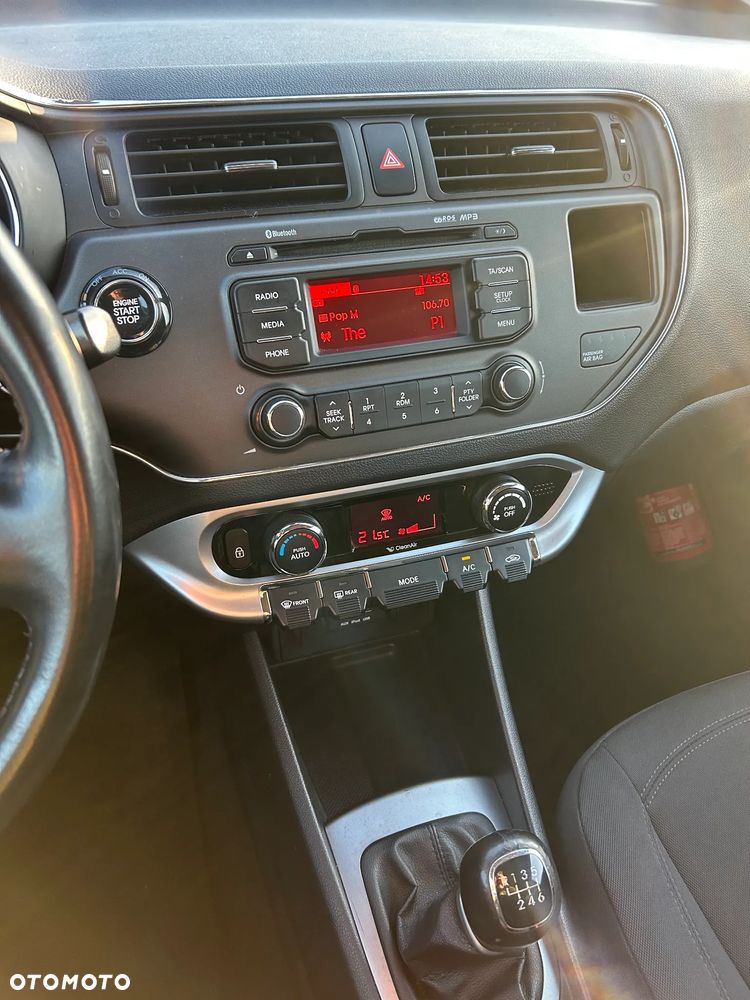 Kia Rio - 11