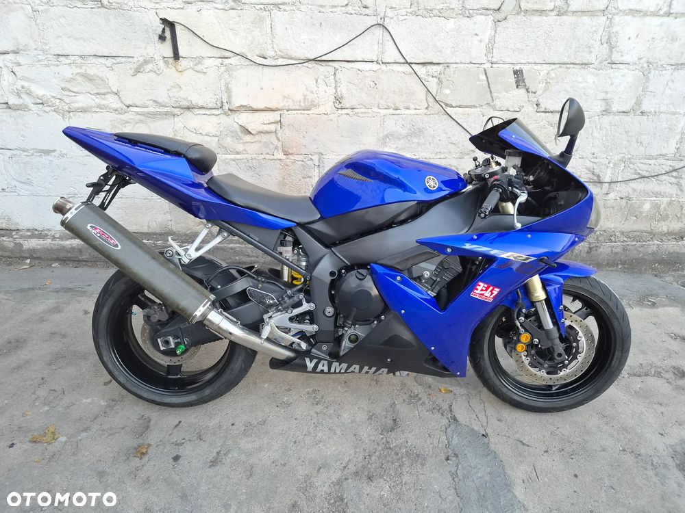 Yamaha R1 - 1