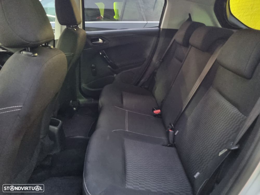 Peugeot 208 1.2 PureTech Style - 19