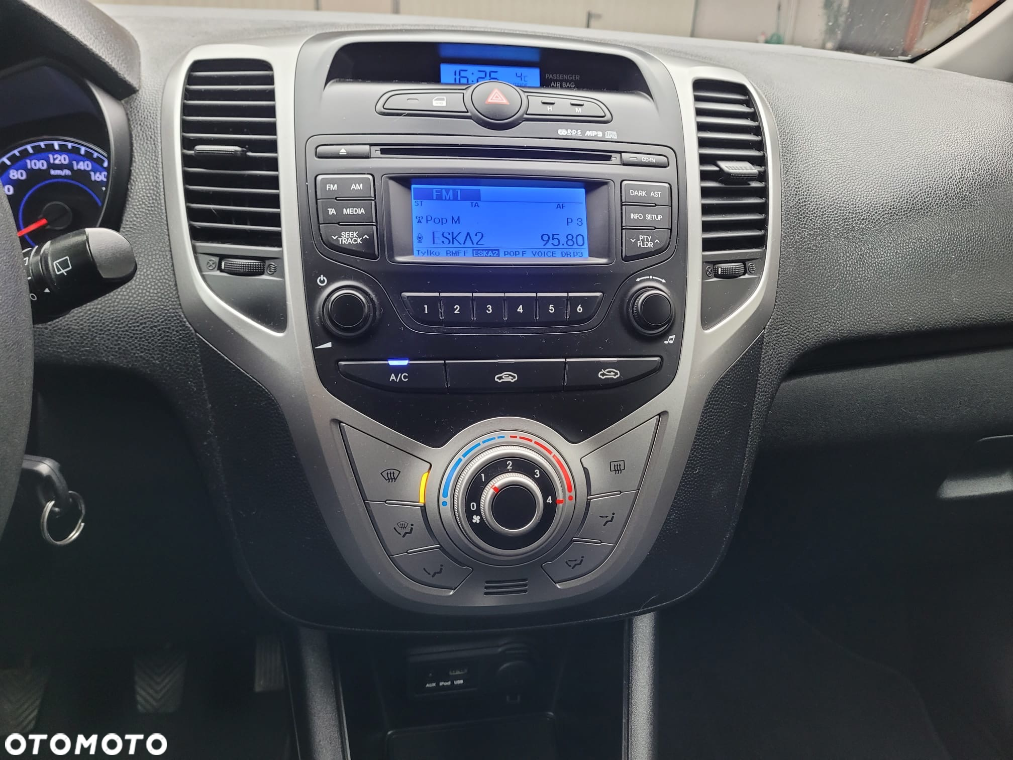 Hyundai ix20 1.4 CRDi BlueDrive Comfort - 38