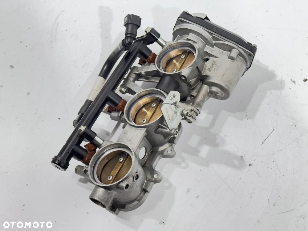 Przepustnica MV AGUSTA 800 Brutale - 4