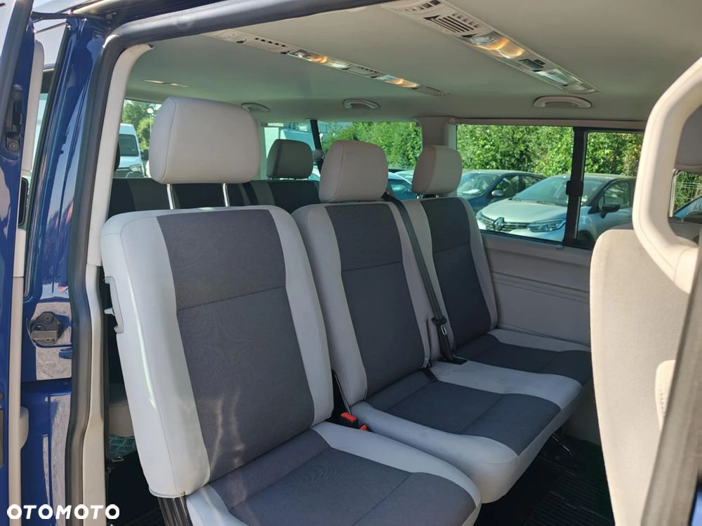 Volkswagen Caravelle - 11