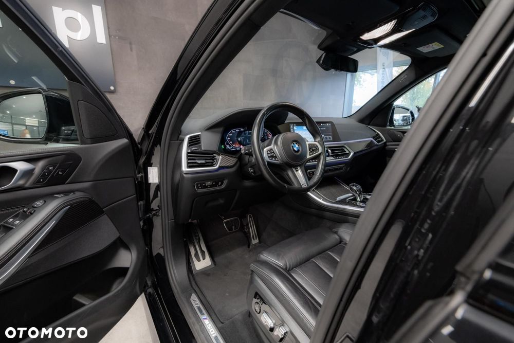 BMW X5 M50i - 10