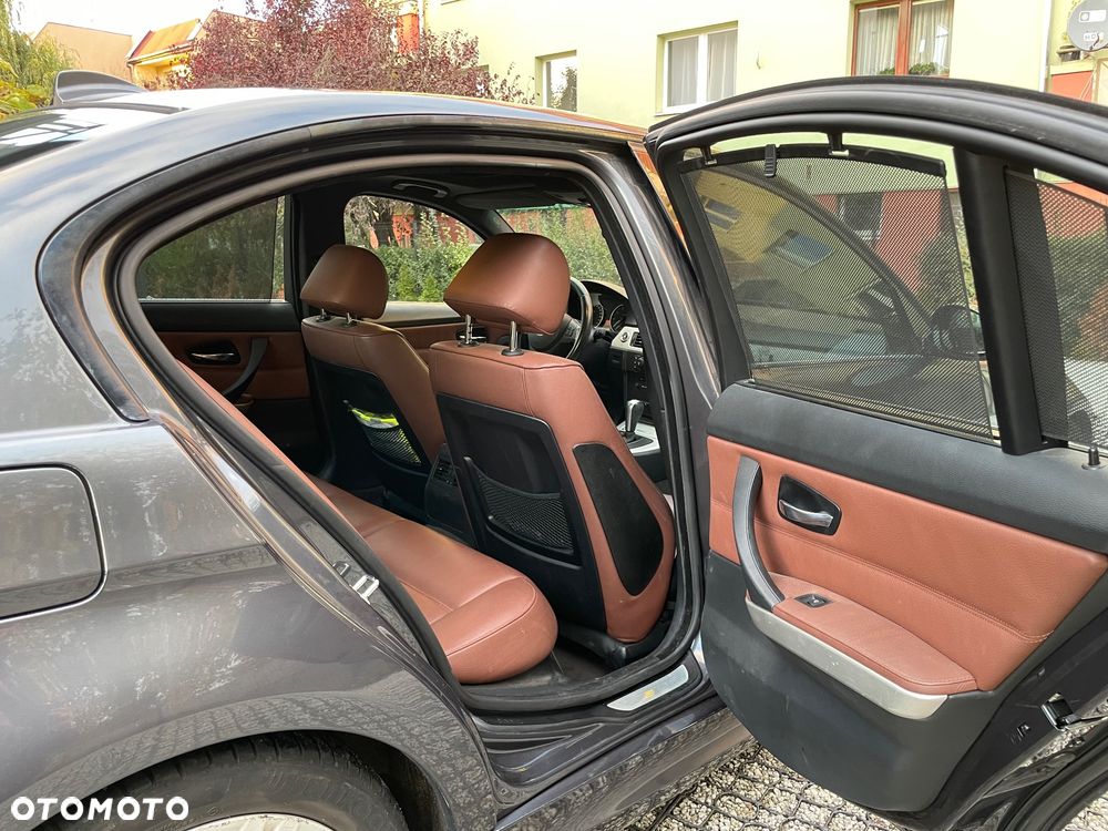 BMW Seria 3 320i - 8