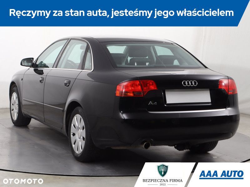 Audi A4 Limousine - 5