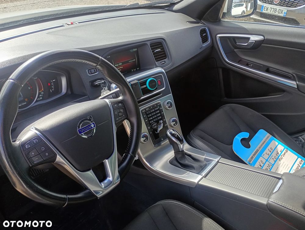 Volvo S60 D3 Geartronic Momentum - 26