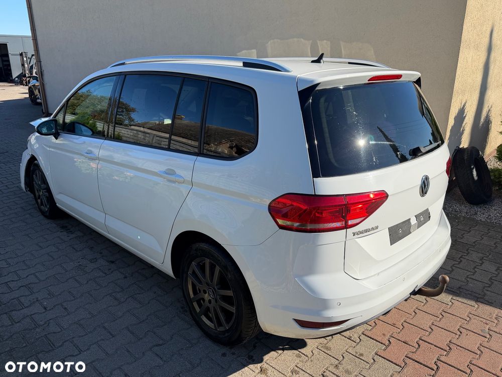Volkswagen Touran - 1