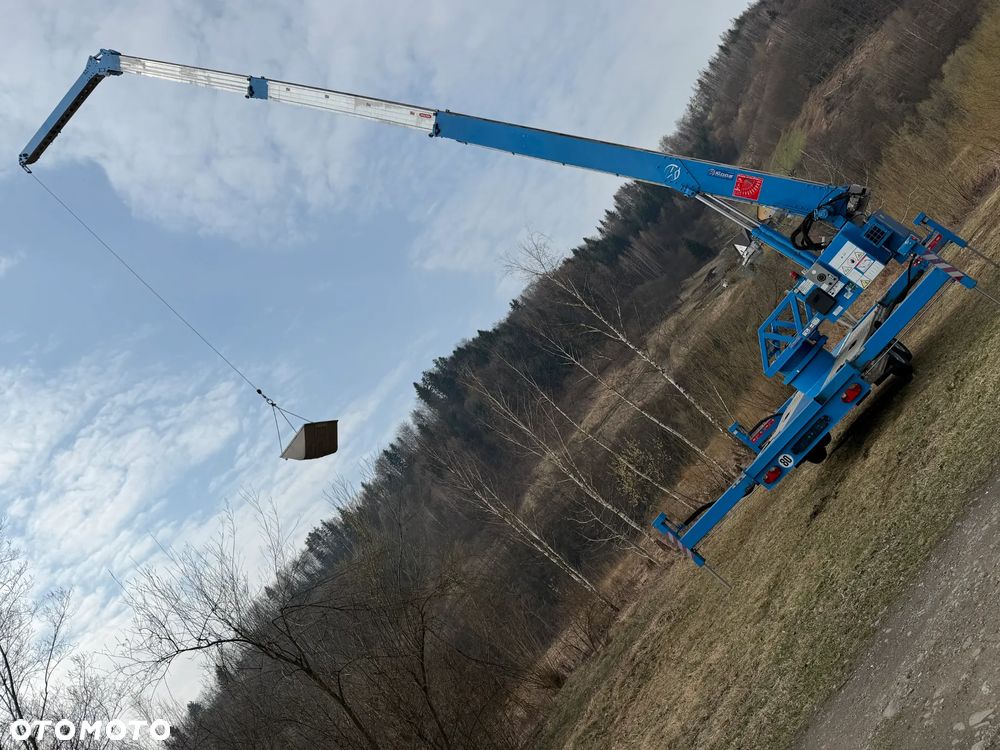 KLAAS K21/31TSR Dźwig Dekarski żuraw zwyżka podnośnik 31m. udźwig 1800kg max. Silnik Yanmar 3cyl. Kosz pojemnik. Dźwig Sterowany całkowicie zdalnie z pilota. Do 3,5 tony Transportowanie samochodem osobowym! Podwieszana oś Hydr. Własny Napęd Hydr. na 2 koła w terenie. Maszyna jak Nowa 2 tyś mtg. 2015r. Po serwisach Dekra. Sprowadzona z Norwegii. Nie różni się od nowej z salonu. Pełna Hydraulika w maszynie. Najbogatsza wersja. OKAZJA  230volt. Zero zużycia! - 16