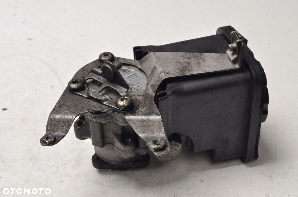 BMW E46 320d 2.0 D POMPA WSPOMAGANIA 6761876 - 1