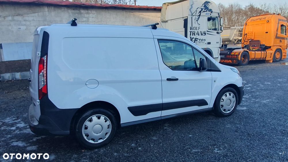 Ford Transit Courier - 40