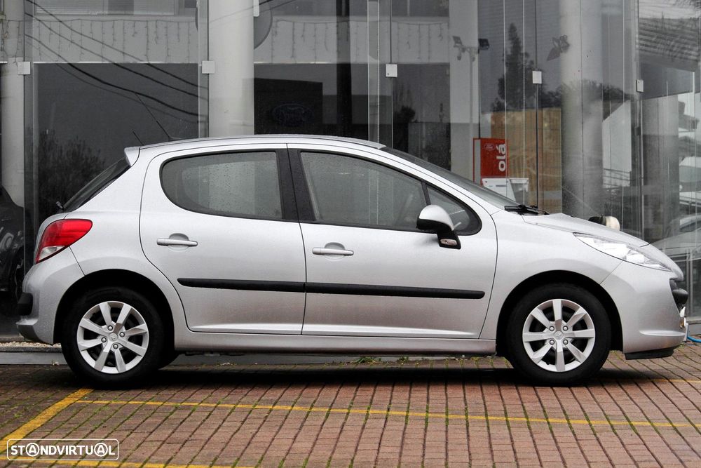 Peugeot 207 1.4 HDi Premium - 6