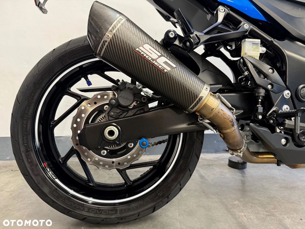 Suzuki GSX - 36