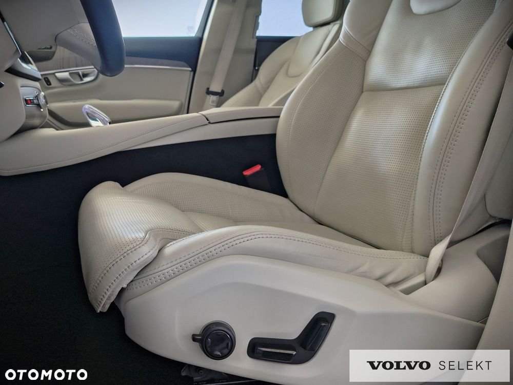Volvo XC 90 - 26