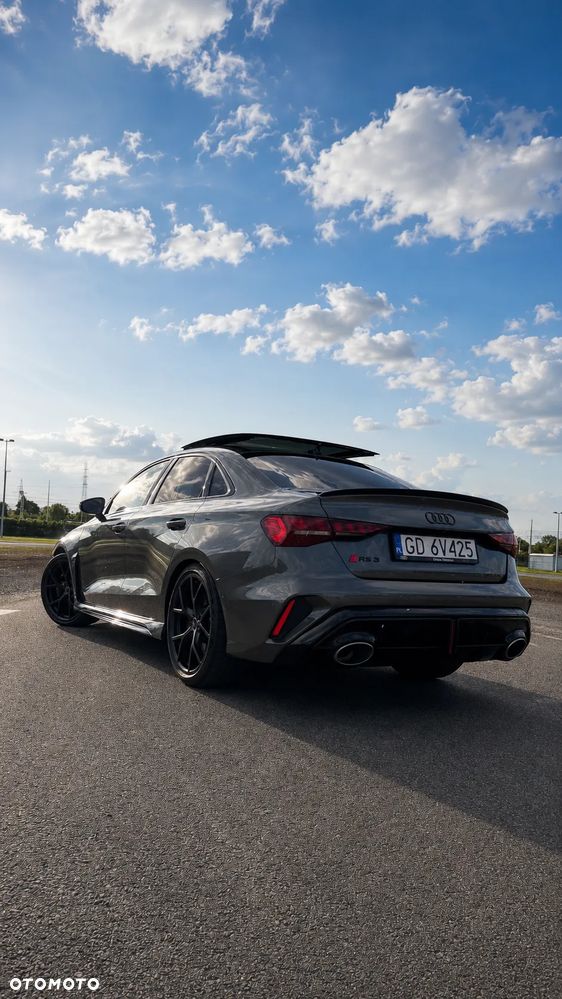 Audi RS3 Limousine - 2