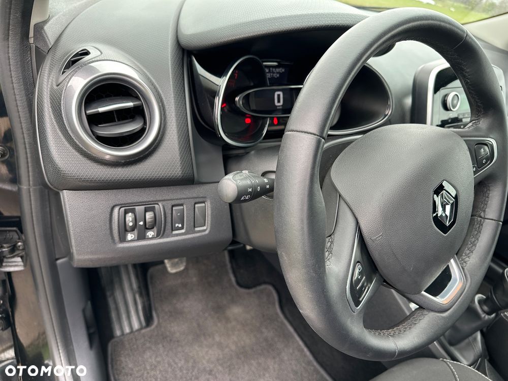 Renault Clio 1.2 16V 75 LIMITED - 29