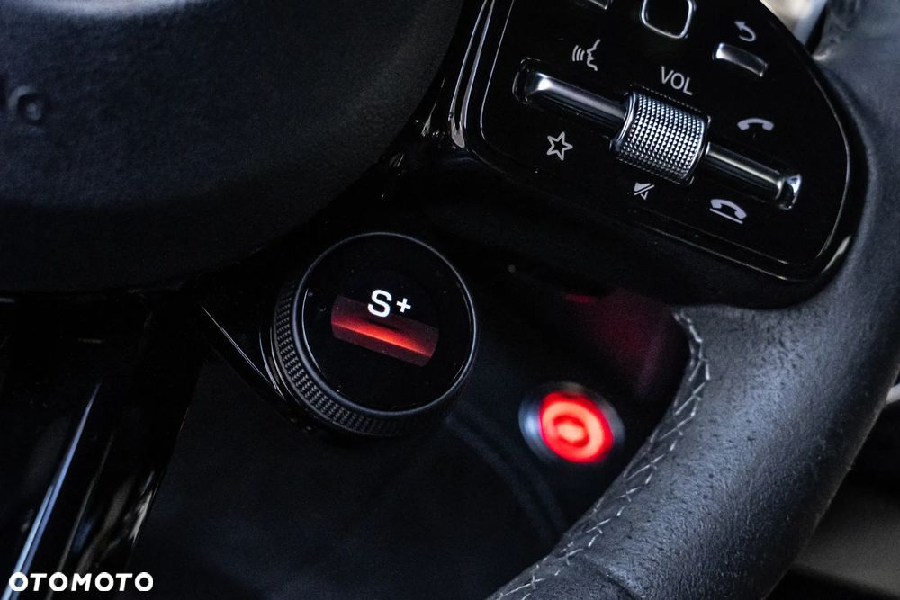 Mercedes-Benz AMG GT R - 27