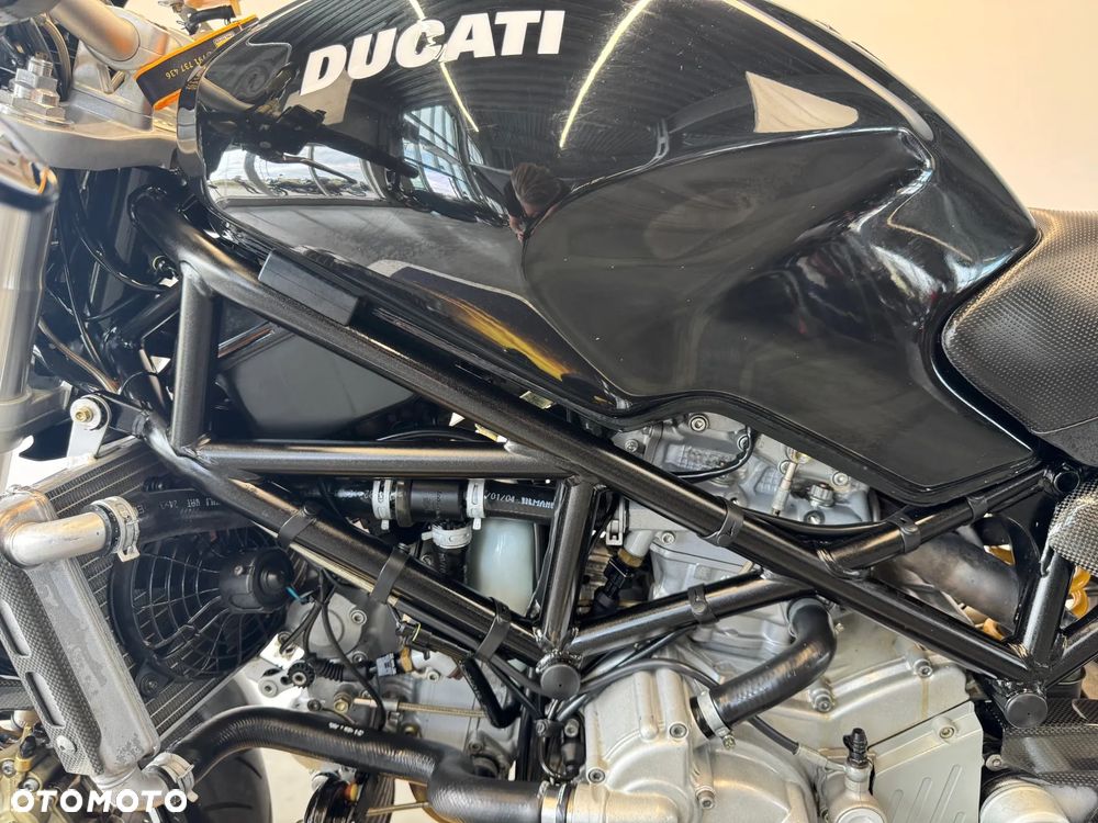 Ducati Monster - 22