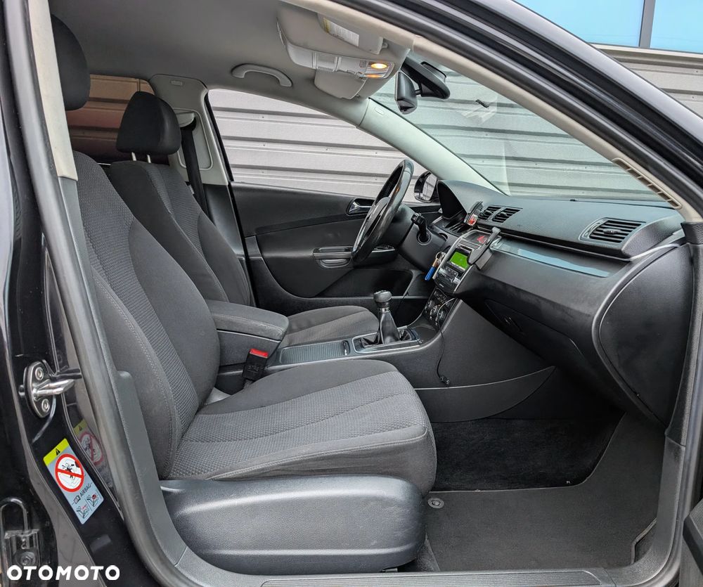 Volkswagen Passat 2.0 TDI Individual Chrom - 14