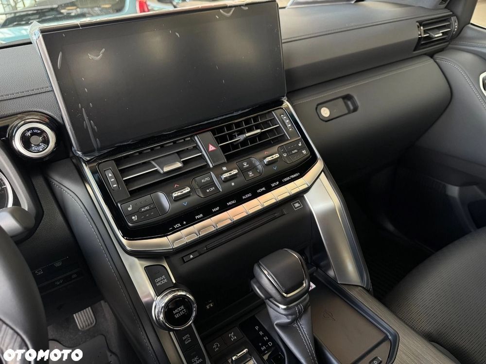 Toyota Land Cruiser - 11