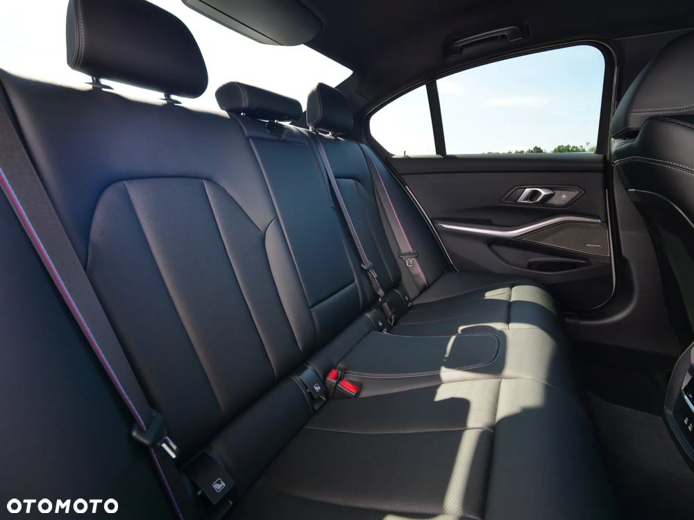 BMW Seria 3 320d xDrive mHEV M Sport sport - 33