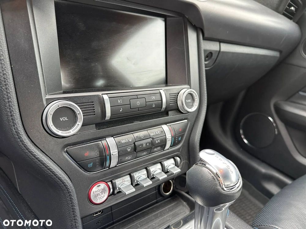 Ford Mustang - 23