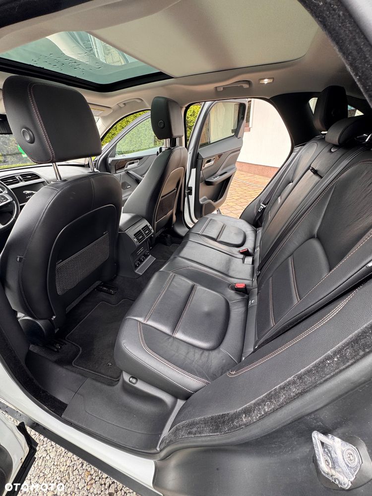 Jaguar F-Pace 2.0 i4D AWD Prestige - 19