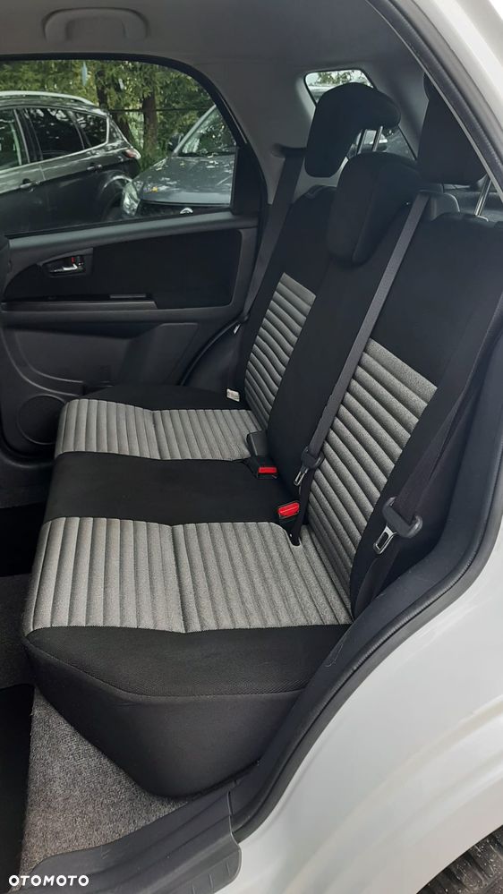 Suzuki SX4 1.6 VVT 4x2 City - 18