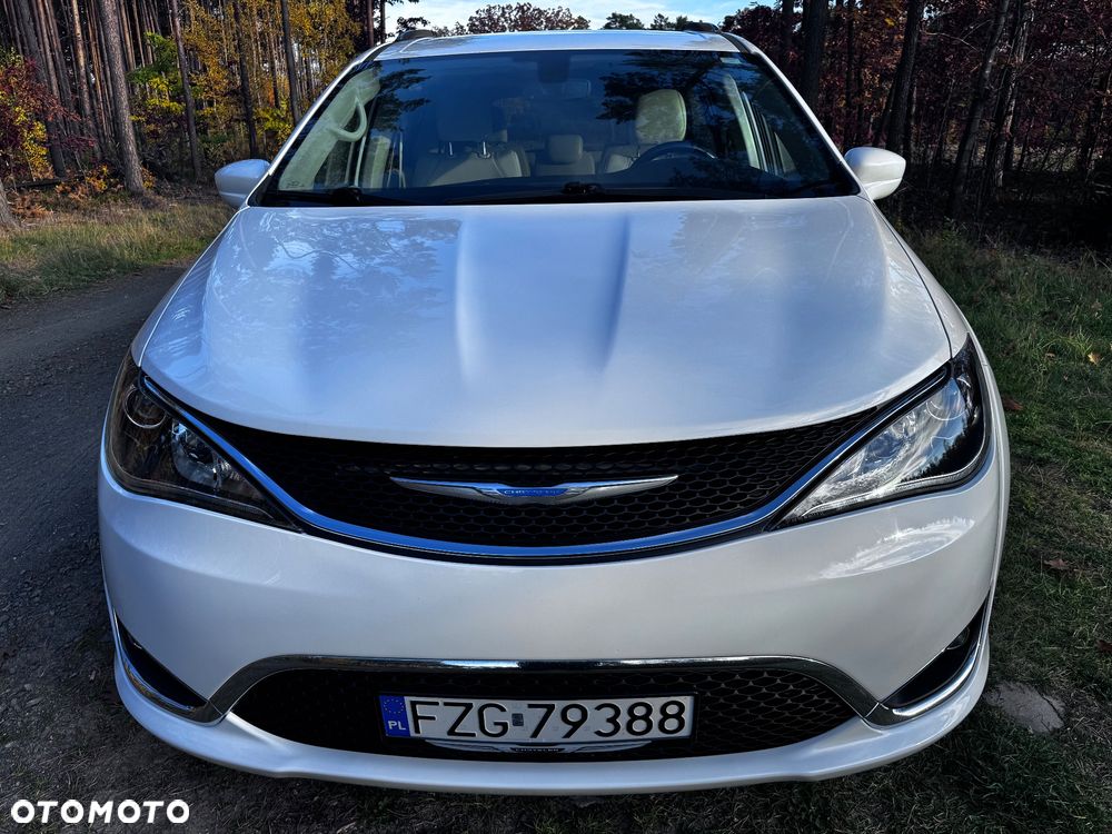 Chrysler Pacifica - 3