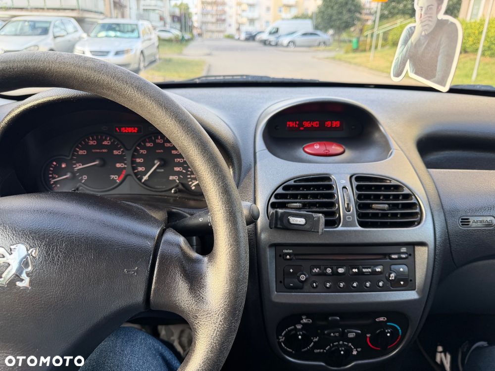 Peugeot 206 - 11