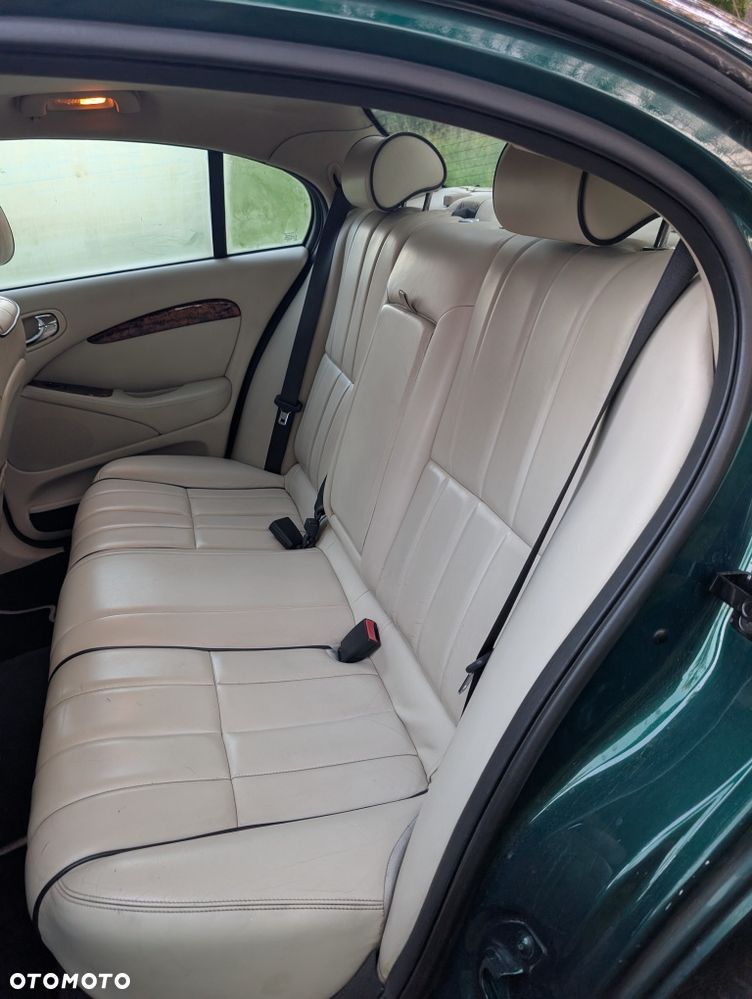 Jaguar S-Type - 7