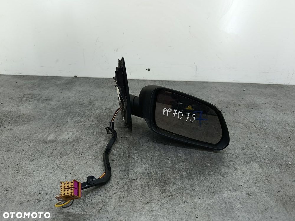 LUSTERKO PRAWE VW POLO IV FL 9N LA7R - 6